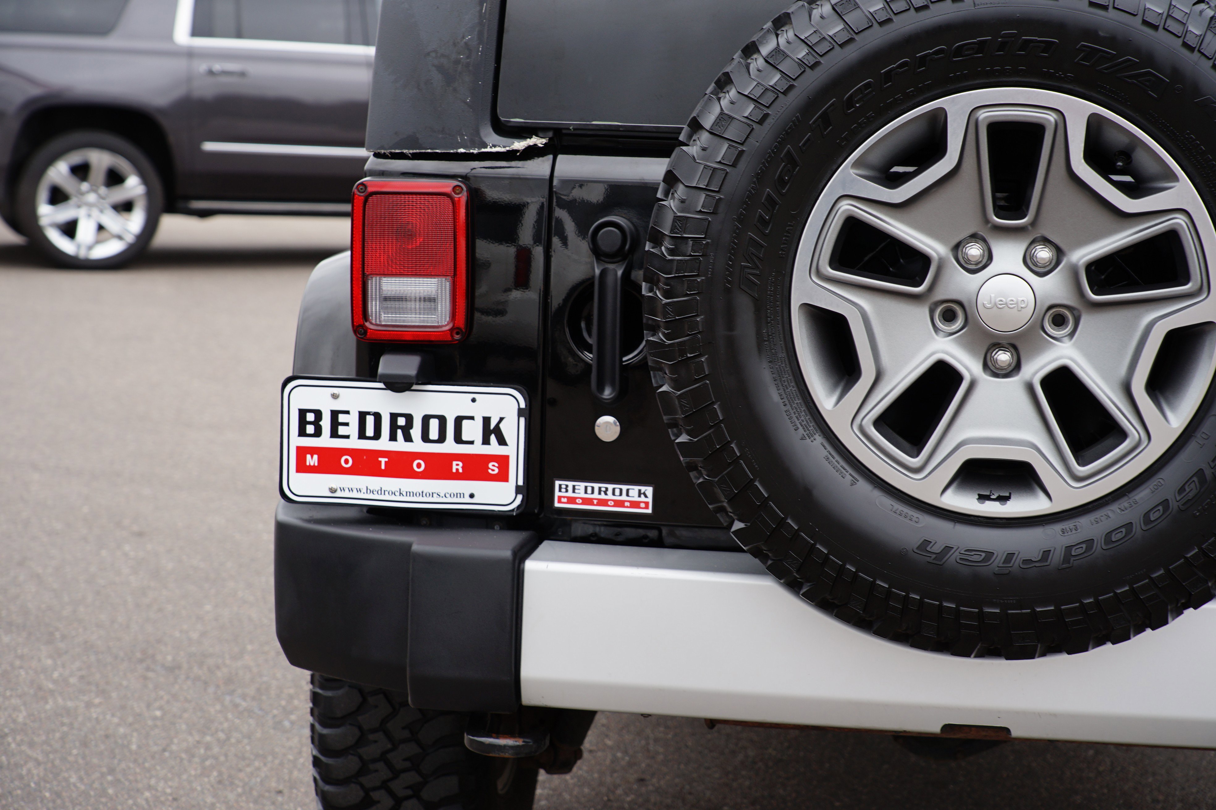 Used 2012 Jeep Wrangler Sahara w/ Dual Top Group AWD/4WD image 11