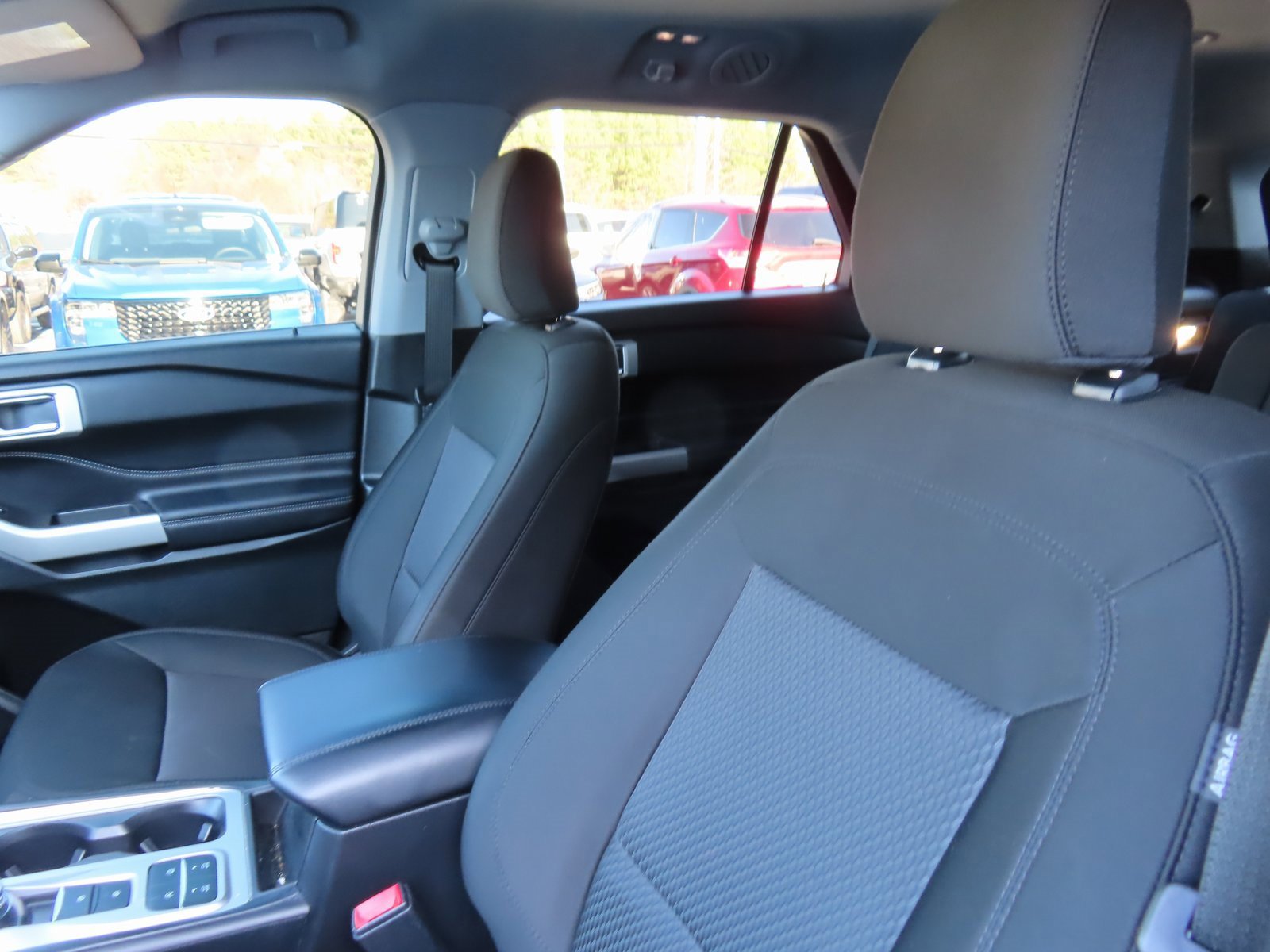 Used 2024 Ford Explorer XLT image 26