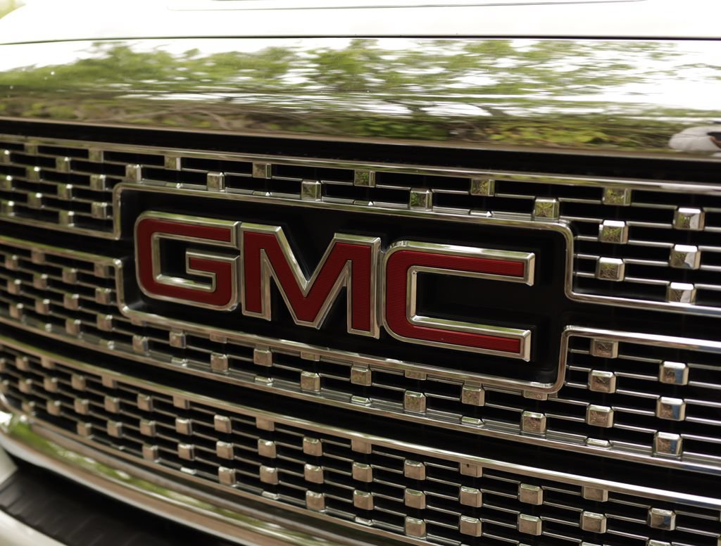 Used 2019 GMC Sierra 3500 Denali w/ Duramax Plus Package AWD/4WD image 37