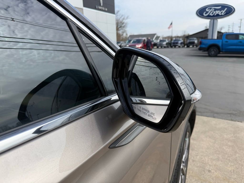 Used 2021 Lincoln Corsair Reserve w/ Equipment Group 201A image 26