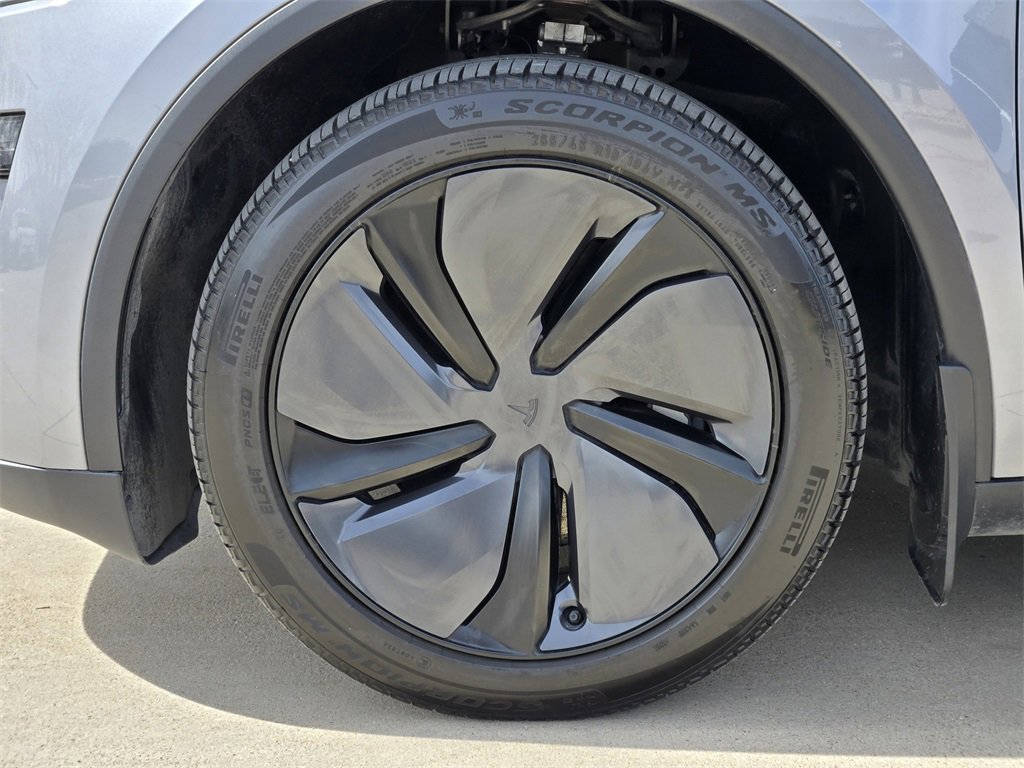 Used 2026 Tesla Model Y Long Range image 17