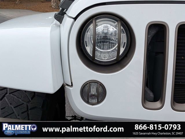 Used 2017 Jeep Wrangler Unlimited Sahara AWD/4WD image 10