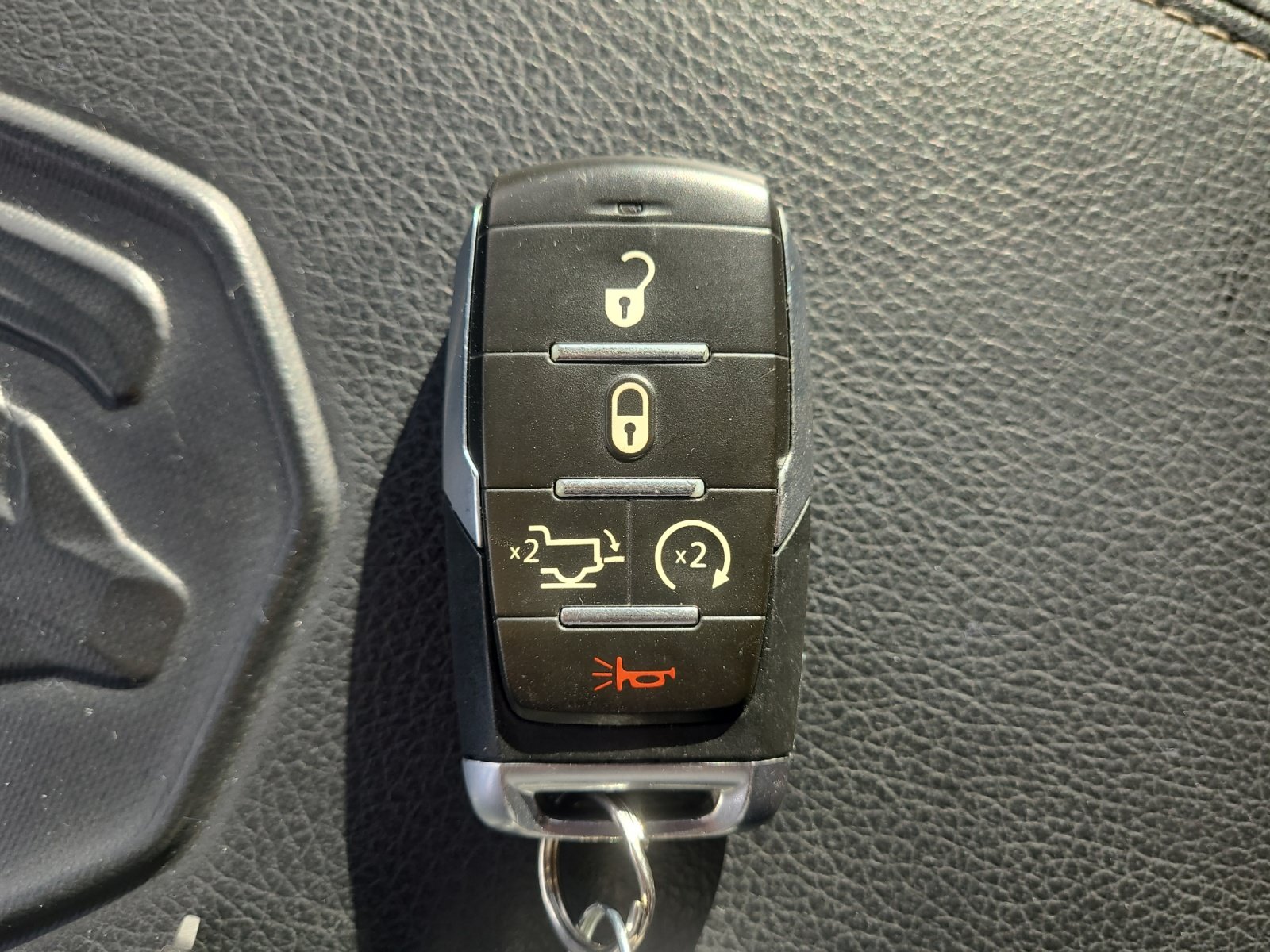 Used 2023 RAM 1500 Laramie AWD/4WD image 33