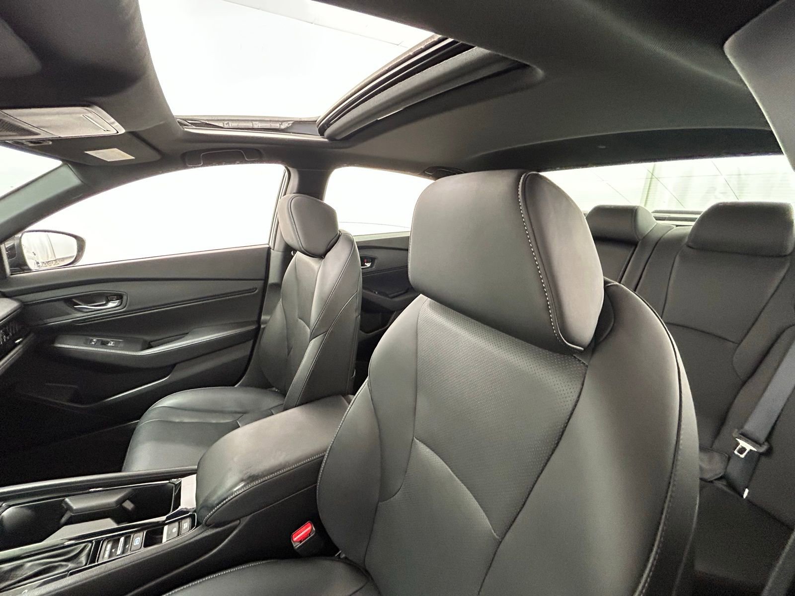 Used 2023 Honda Accord Sport image 29