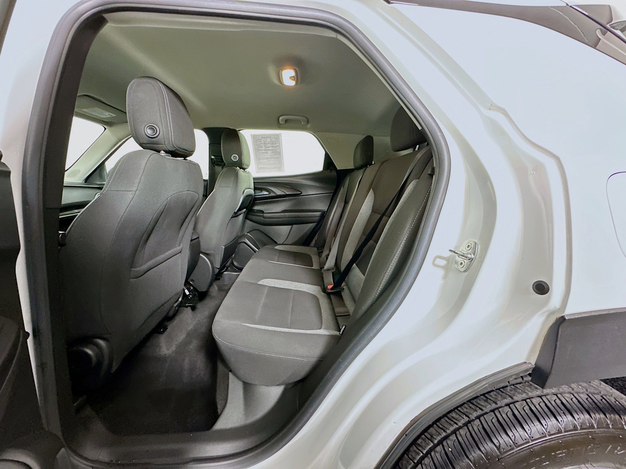 Used 2023 Chevrolet TrailBlazer LS FWD image 27