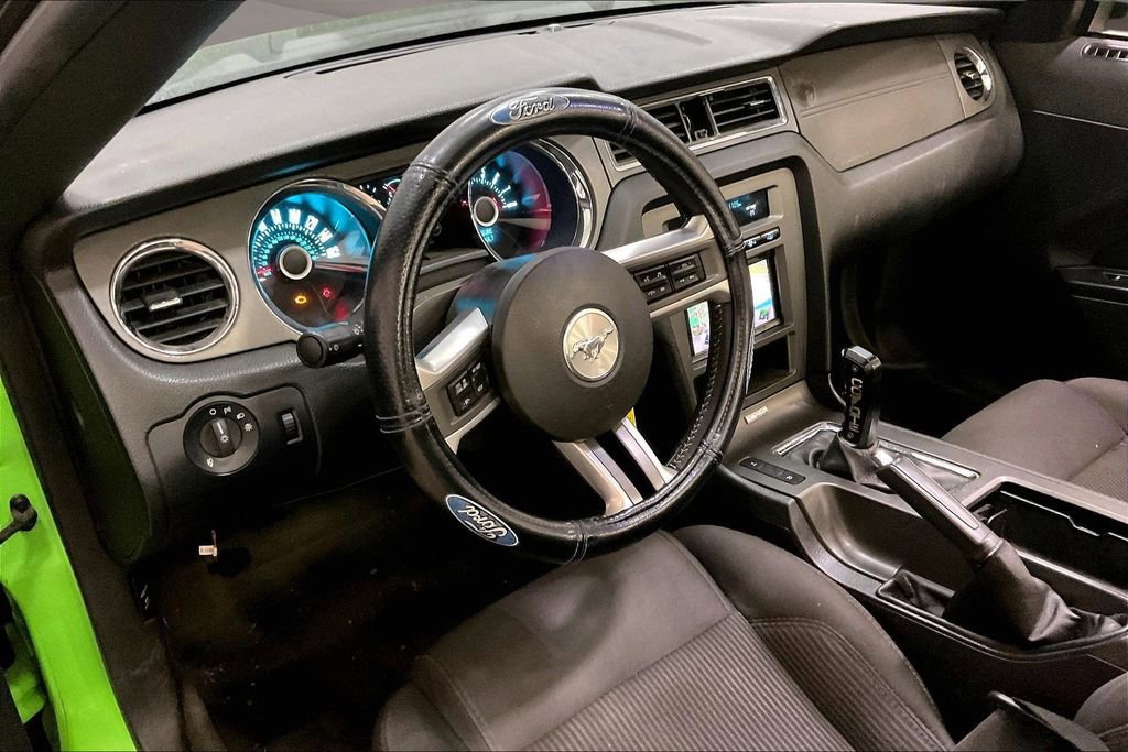 Used 2013 Ford Mustang GT RWD image 12