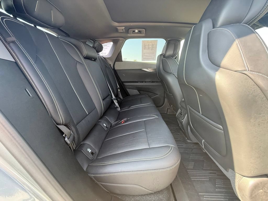 Certified 2025 Cadillac Optiq Sport 2 w/ LPO, Floor Liner Package AWD/4WD image 36