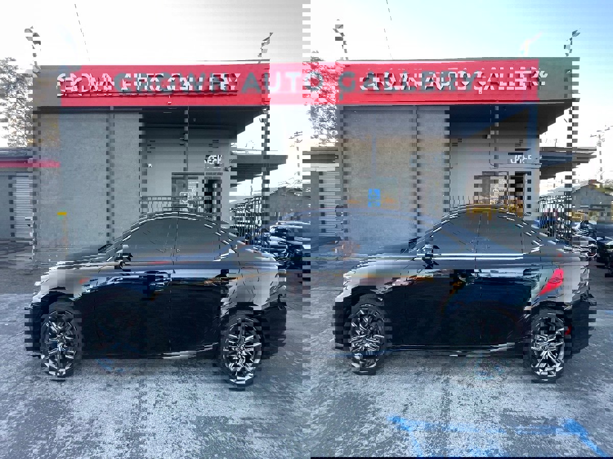 Used 2016 Lexus IS 200t image 6