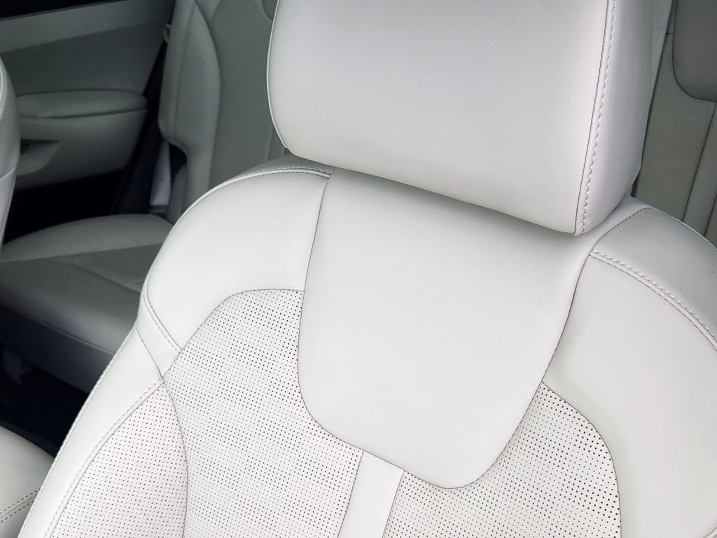 Used 2025 Kia Sorento S w/ Panoramic Sunroof Package image 14