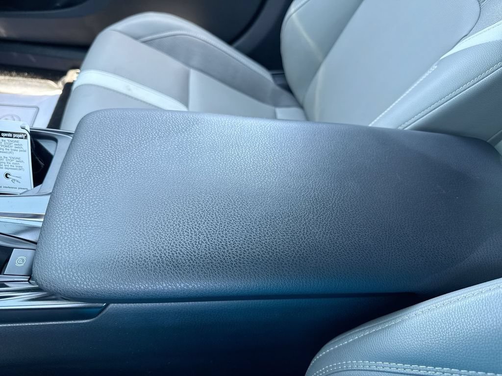 Used 2025 Toyota Camry SE w/ Convenience Package FWD image 21