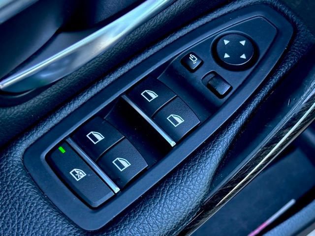 Used 2017 BMW 330e image 22