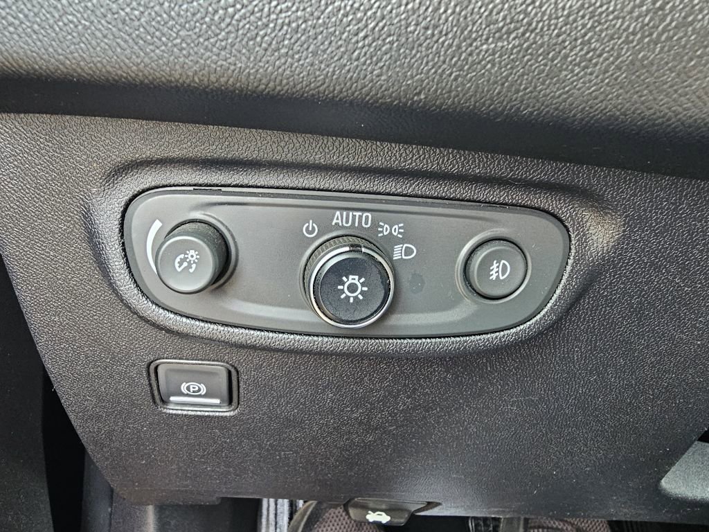 Used 2018 GMC Terrain Denali w/ Advanced Safety Package FWD image 36
