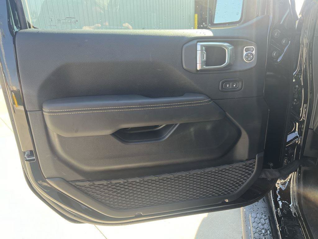 New 2024 Jeep Wrangler Unlimited Sahara w/ Safety Group AWD/4WD image 9