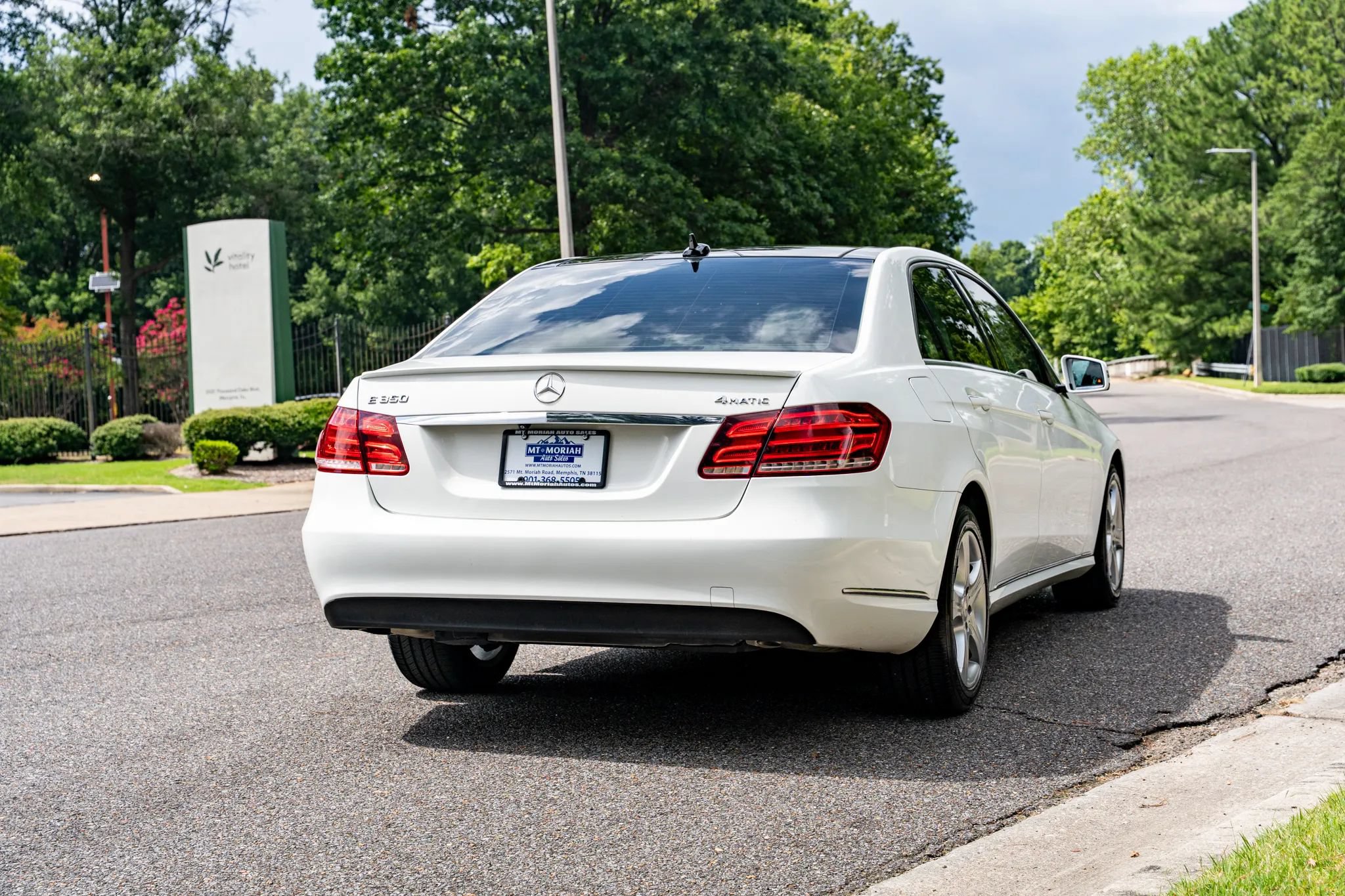 Used 2015 Mercedes-Benz E 350 4MATIC Sedan image 6