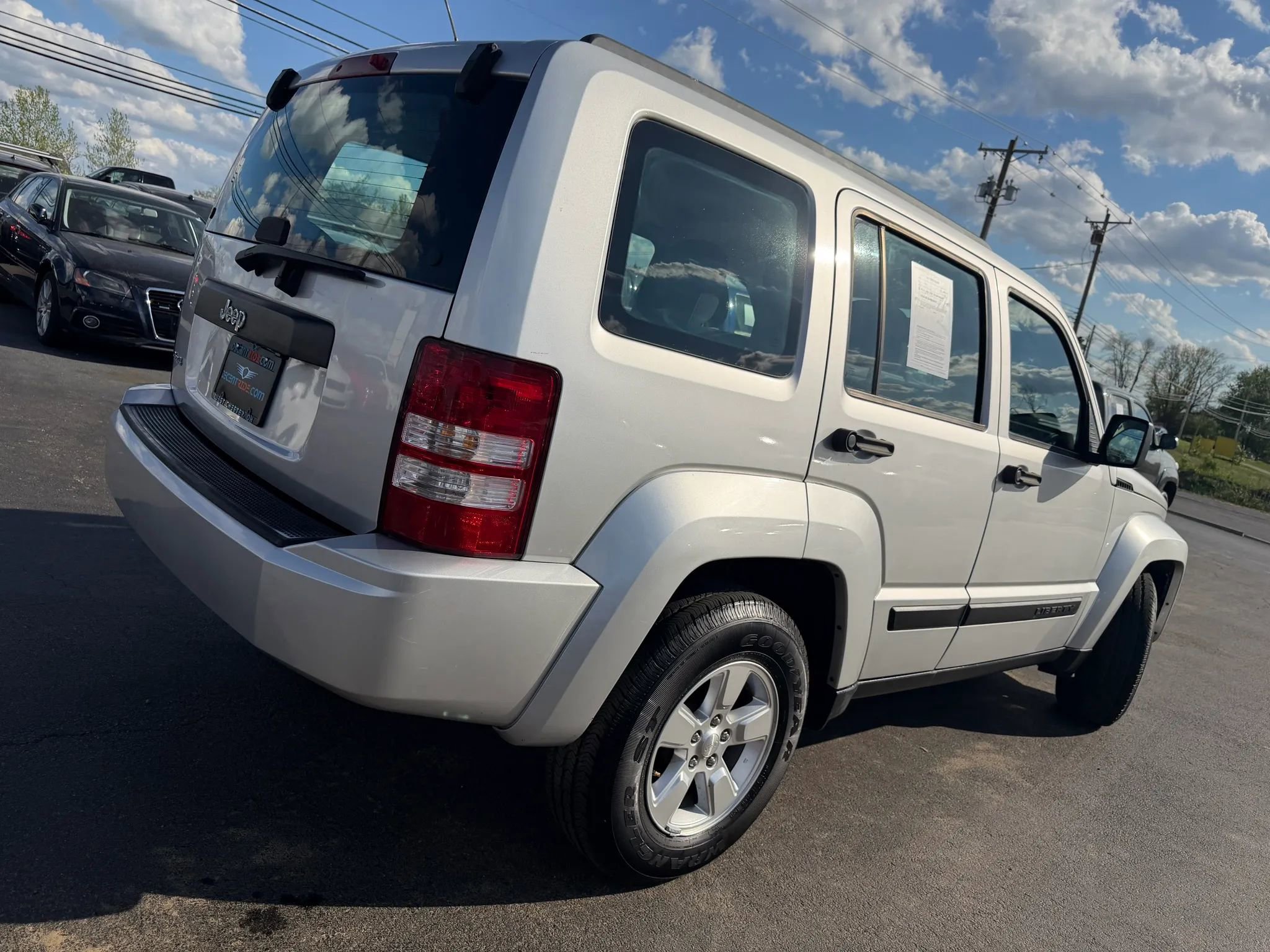Used 2011 Jeep Liberty Sport AWD/4WD image 46