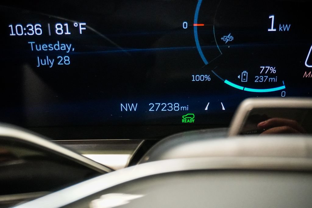Used 2024 Cadillac Lyriq Sport AWD/4WD image 31