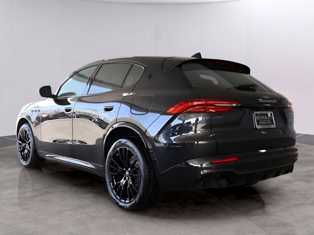 Used 2025 Maserati Grecale Modena image 6