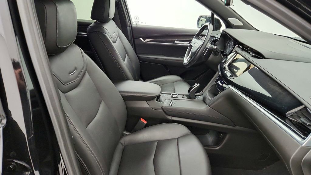 Used 2024 Cadillac XT6 Sport w/ Technology Package image 25