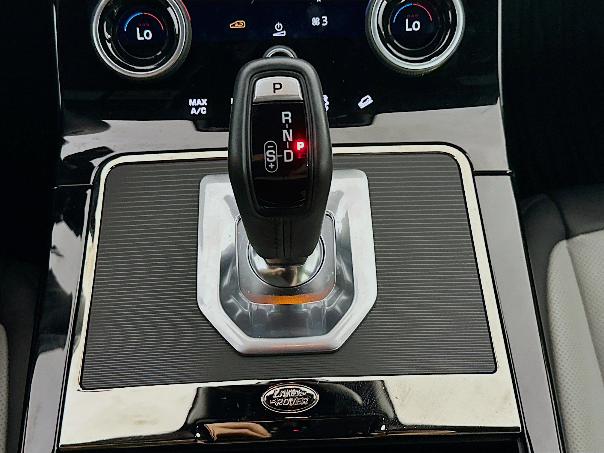 Used 2023 Land Rover Range Rover Evoque R-Dynamic S image 24