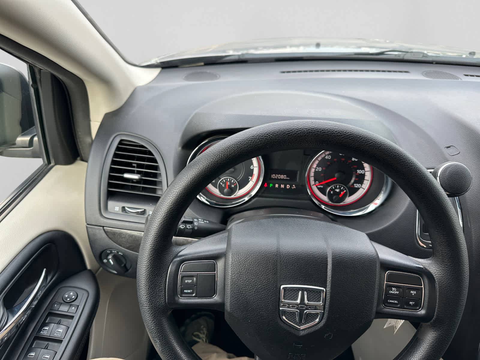 Used 2019 Dodge Grand Caravan SE FWD image 30