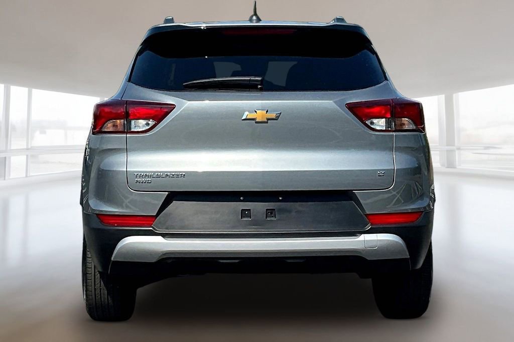 Used 2025 Chevrolet TrailBlazer LT AWD/4WD image 5