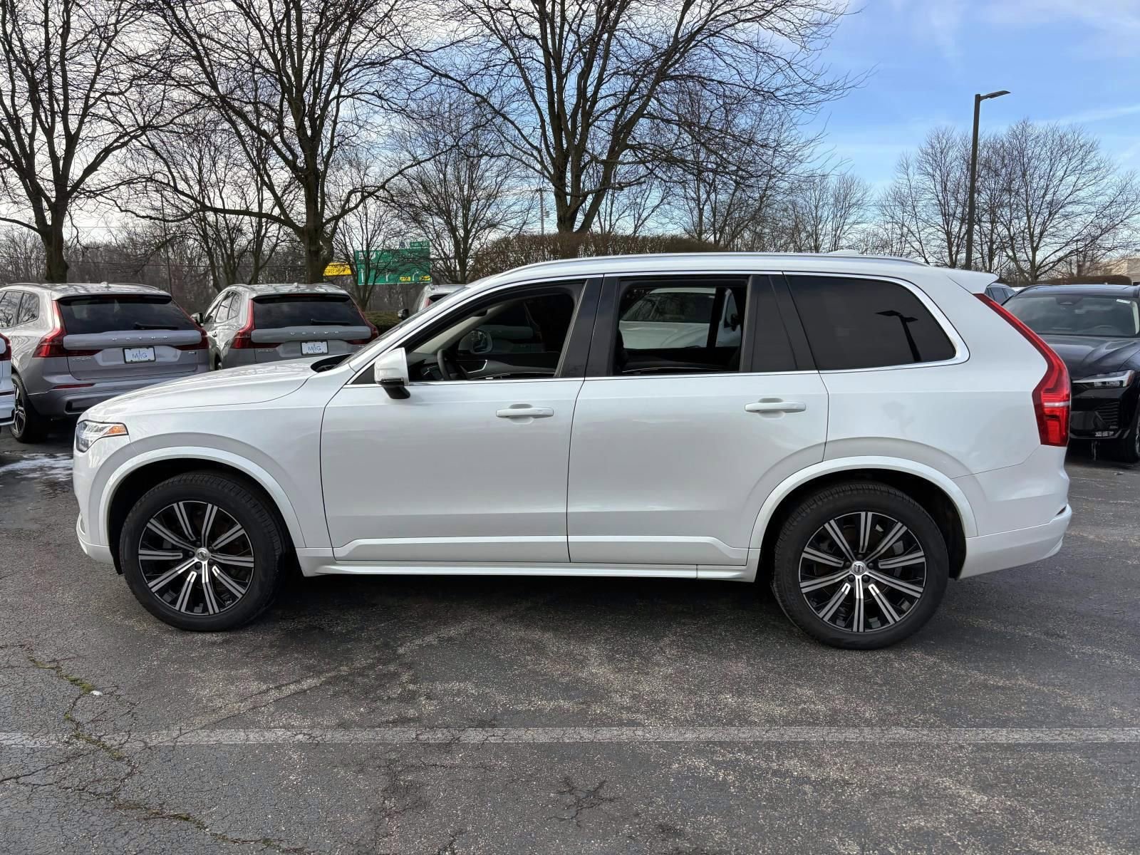 Used 2023 Volvo XC90 B5 Core w/ Protection Package Premier image 4