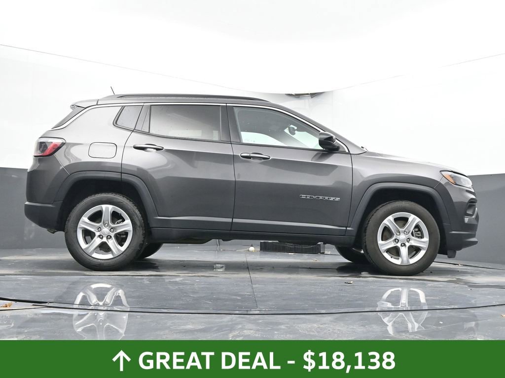 Used 2024 Jeep Compass Latitude image 61