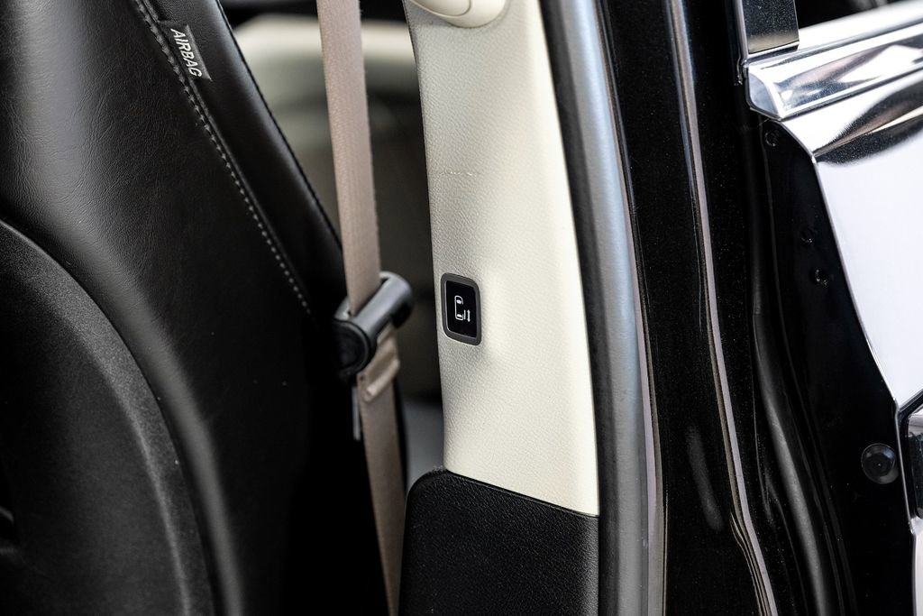 Used 2020 Chrysler Voyager Lxi image 36