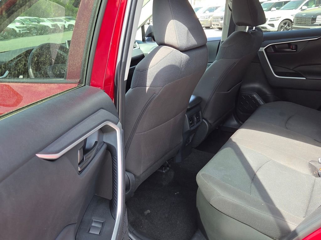 Used 2025 Toyota RAV4 LE image 7
