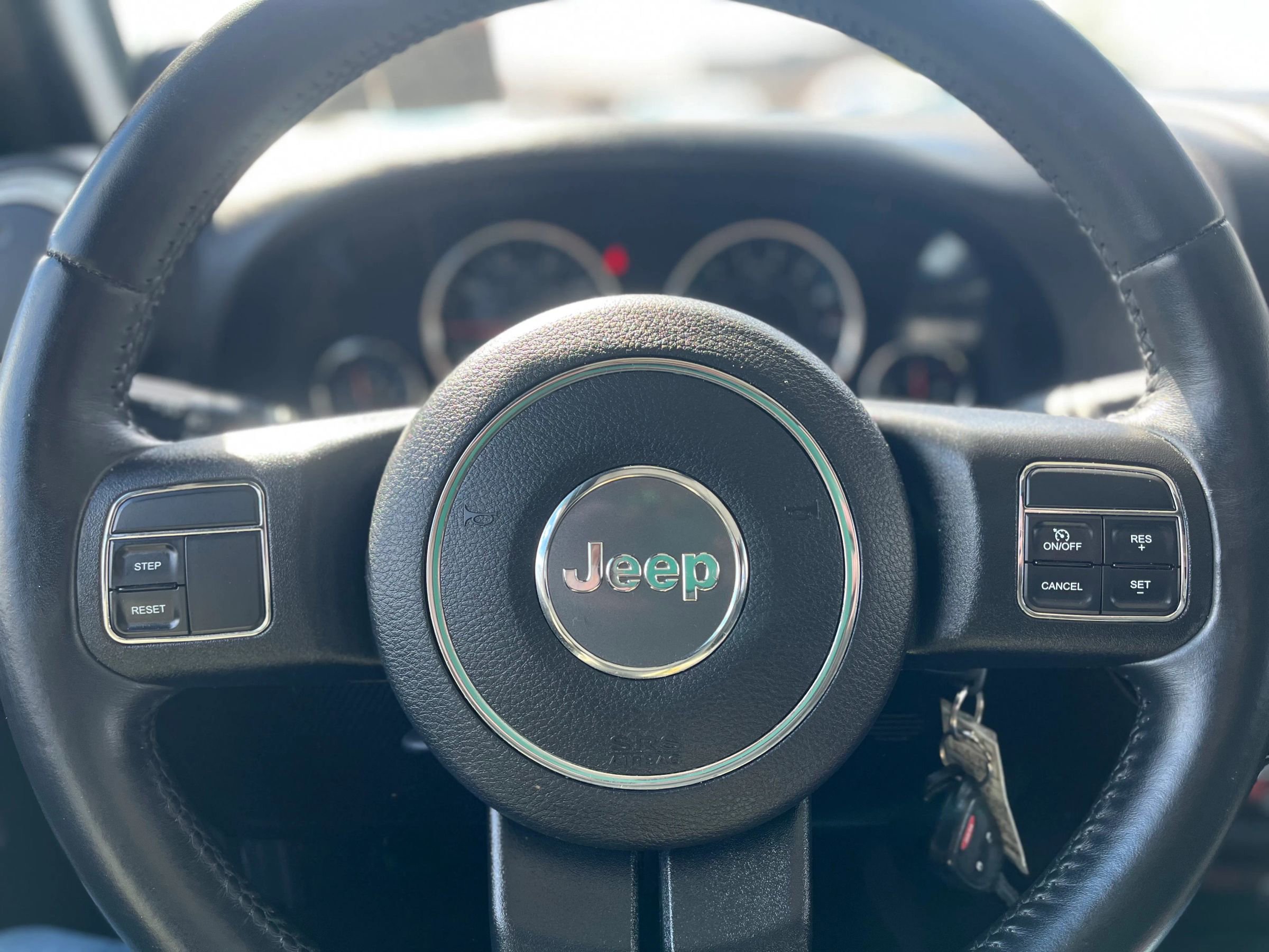 Used 2014 Jeep Wrangler Unlimited Sahara w/ Dual Top Group image 18