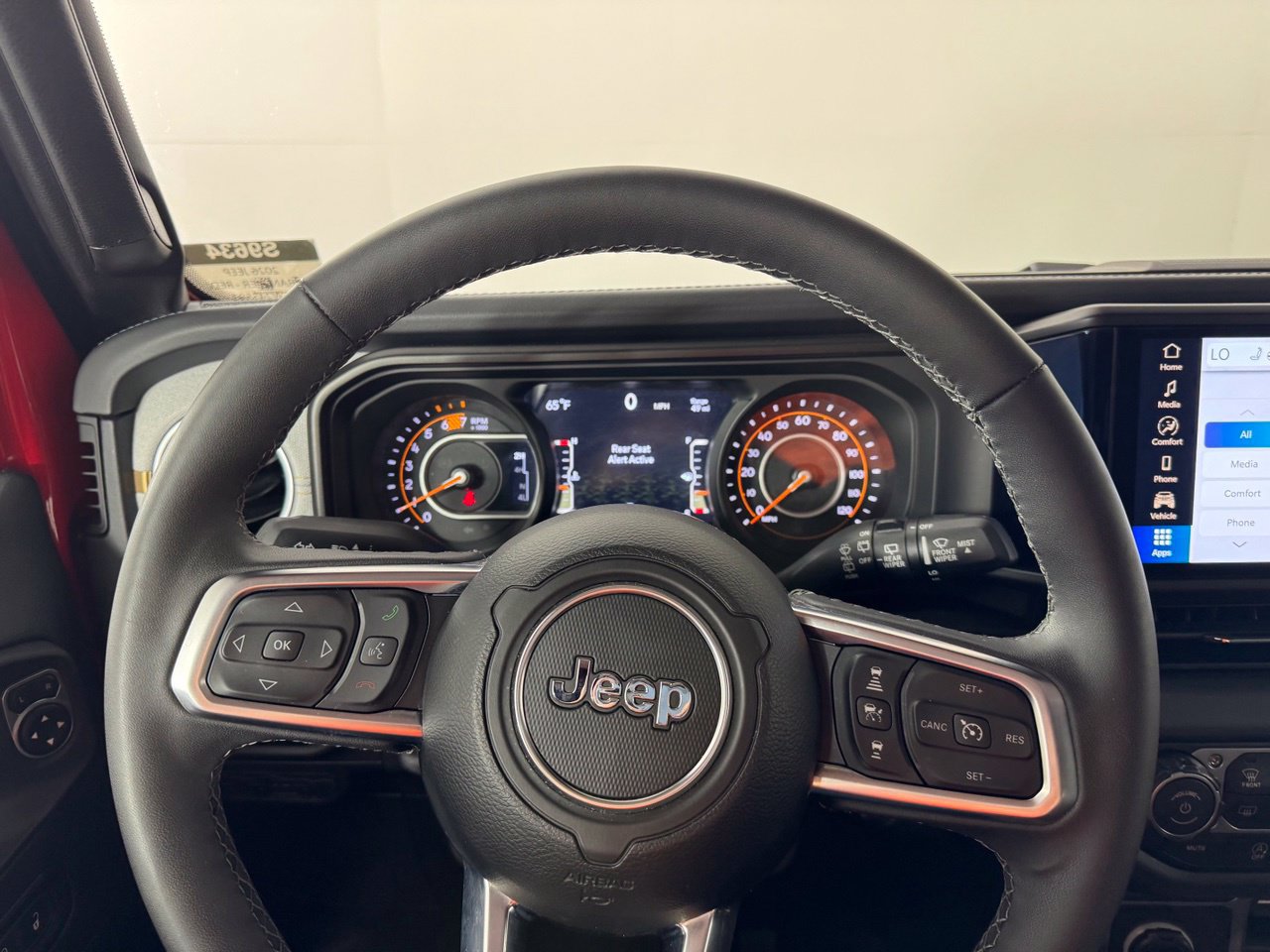 Used 2026 Jeep Wrangler Unlimited Sahara AWD/4WD image 15