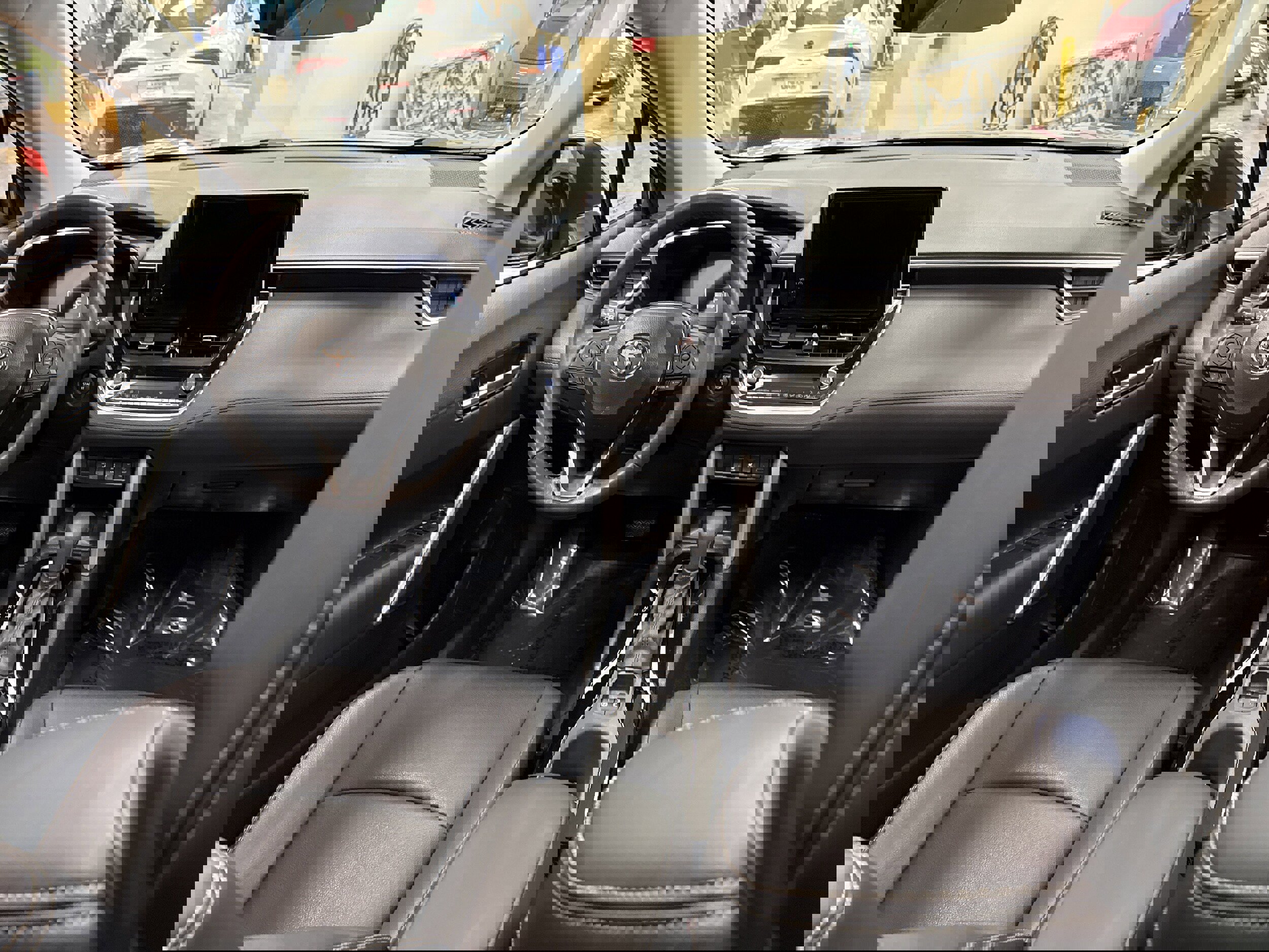 Used 2024 Toyota Corolla Cross XLE w/ Convenience Package image 21