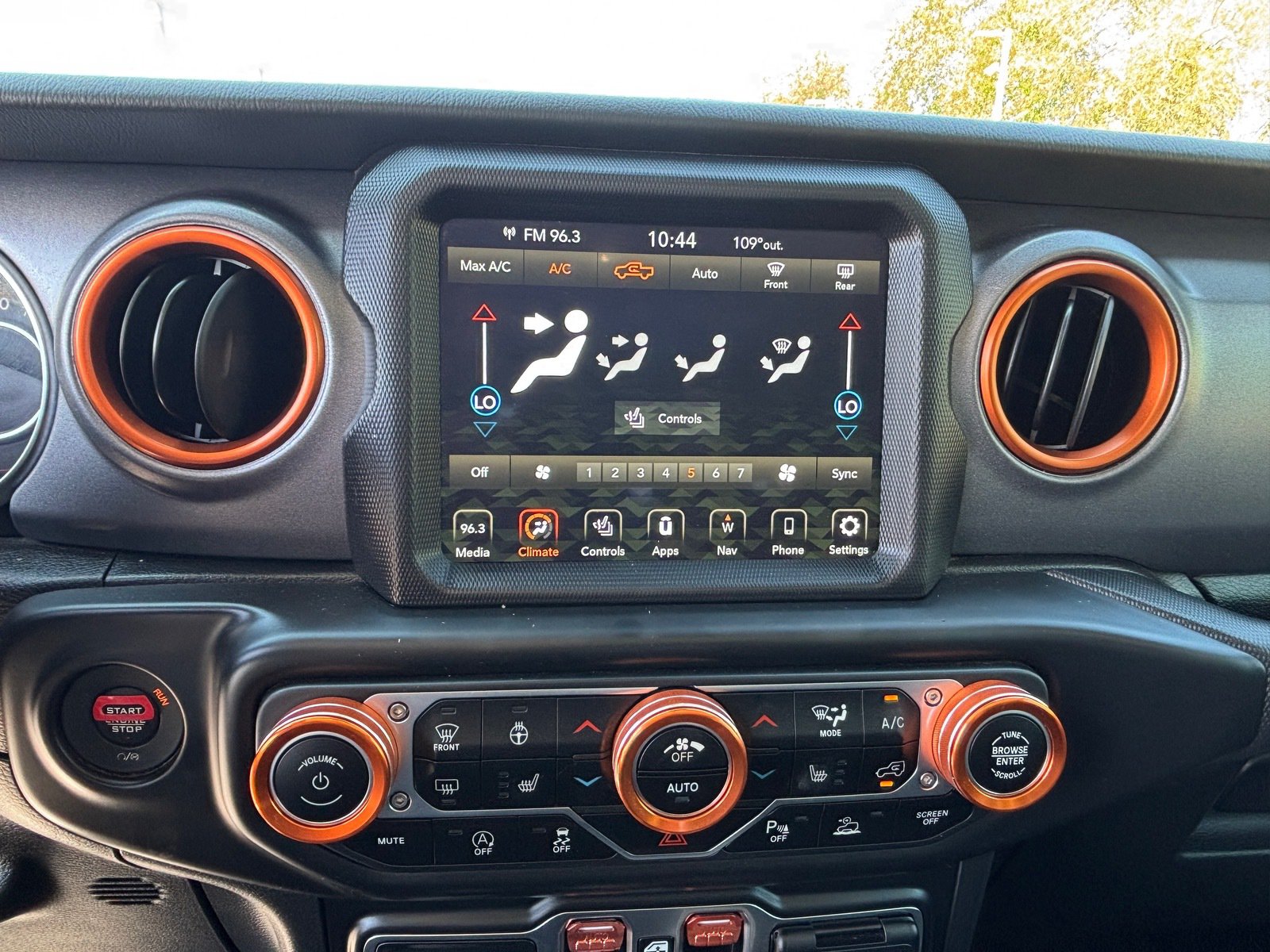 Used 2020 Jeep Gladiator Mojave AWD/4WD image 14