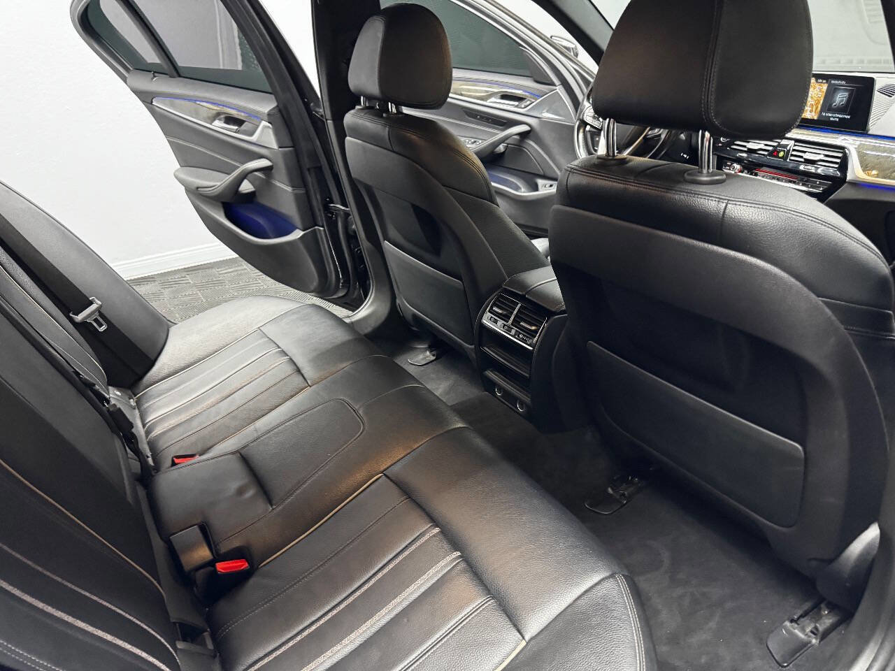 Used 2018 BMW 530i image 48