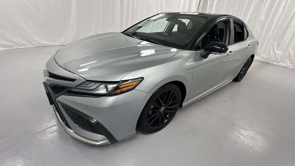 Used 2021 Toyota Camry XSE image 7