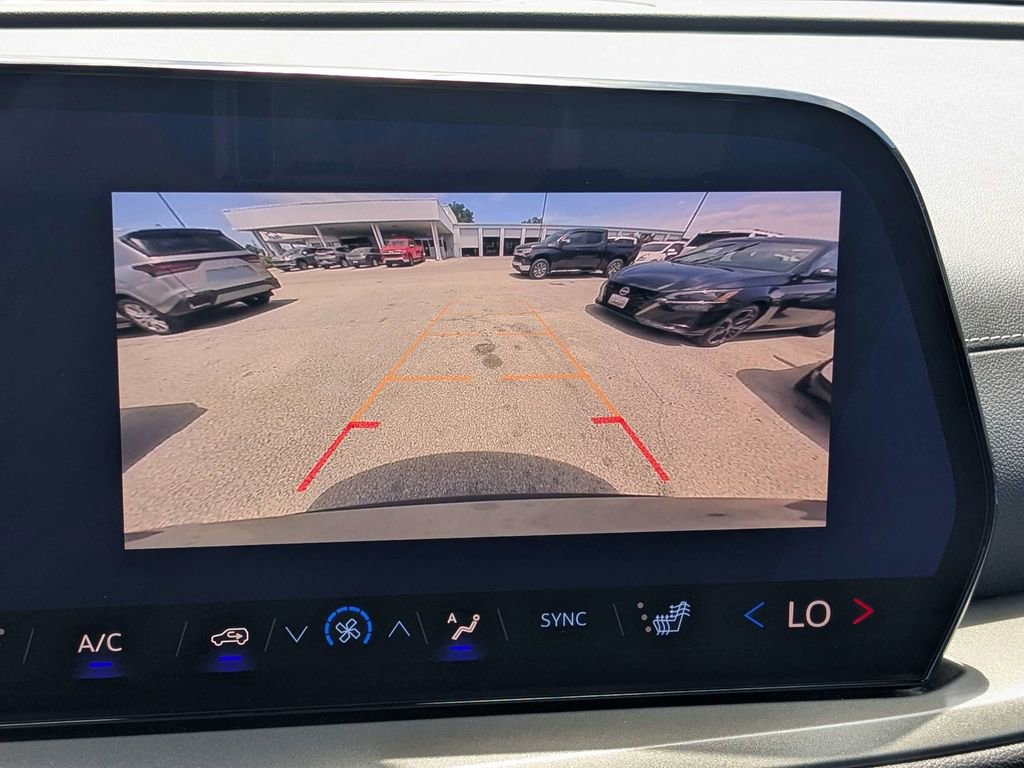 Used 2026 Chevrolet Traverse LT FWD image 30
