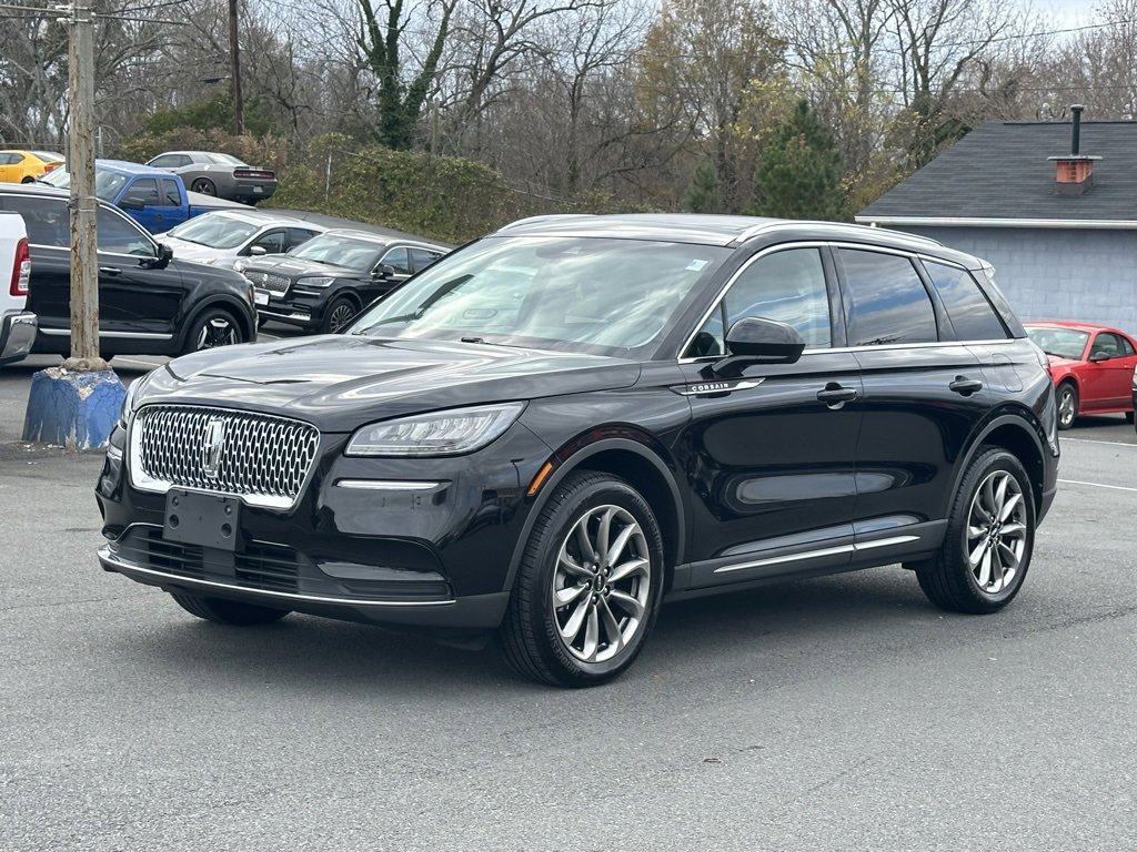 Used 2021 Lincoln Corsair AWD w/ Premium Package image 2