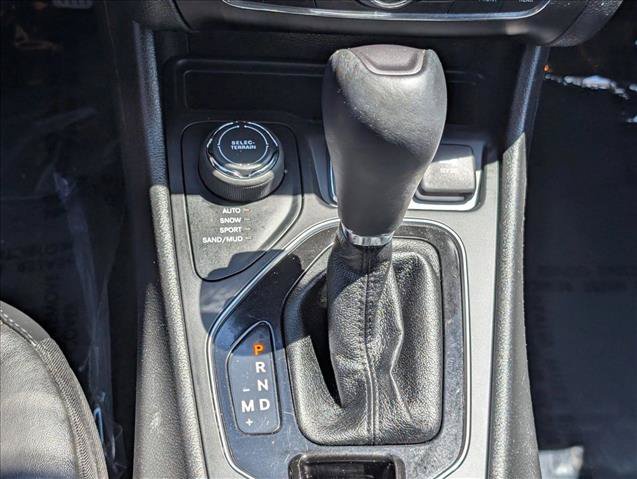 Used 2021 Jeep Cherokee Limited AWD/4WD image 12
