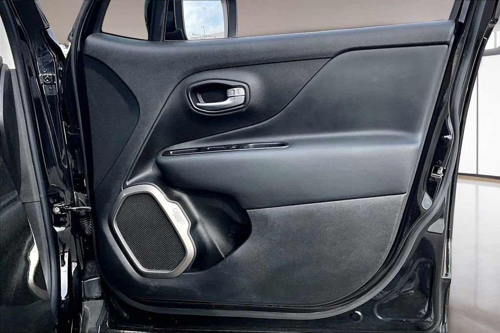 Used 2022 Jeep Renegade Limited image 18