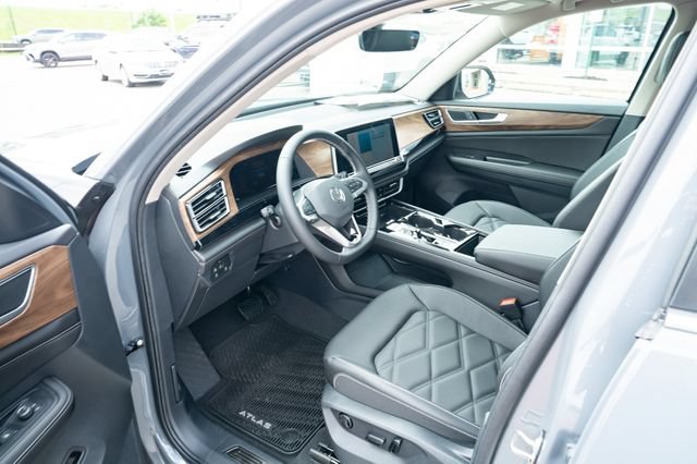 New 2026 Volkswagen Atlas SE FWD image 17