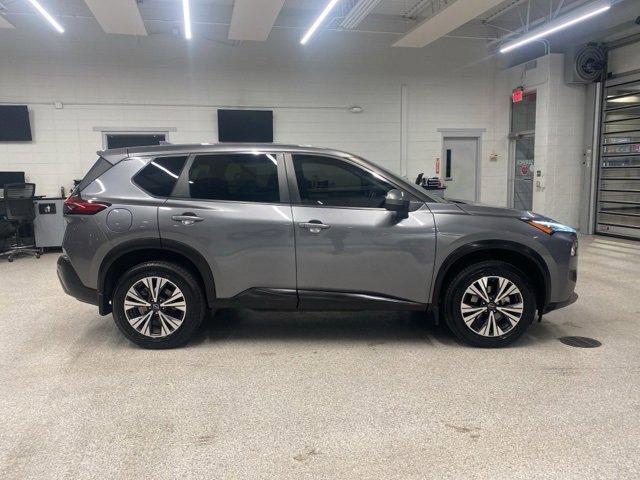 Used 2023 Nissan Rogue SV image 4
