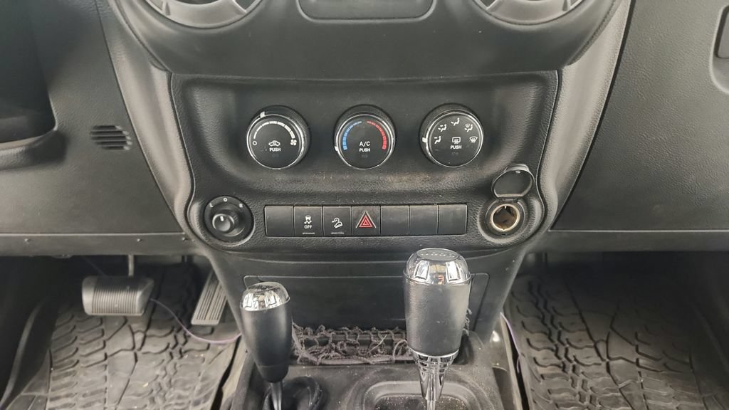 Used 2017 Jeep Wrangler Unlimited Sport w/ Quick Order Package 24S AWD/4WD image 40