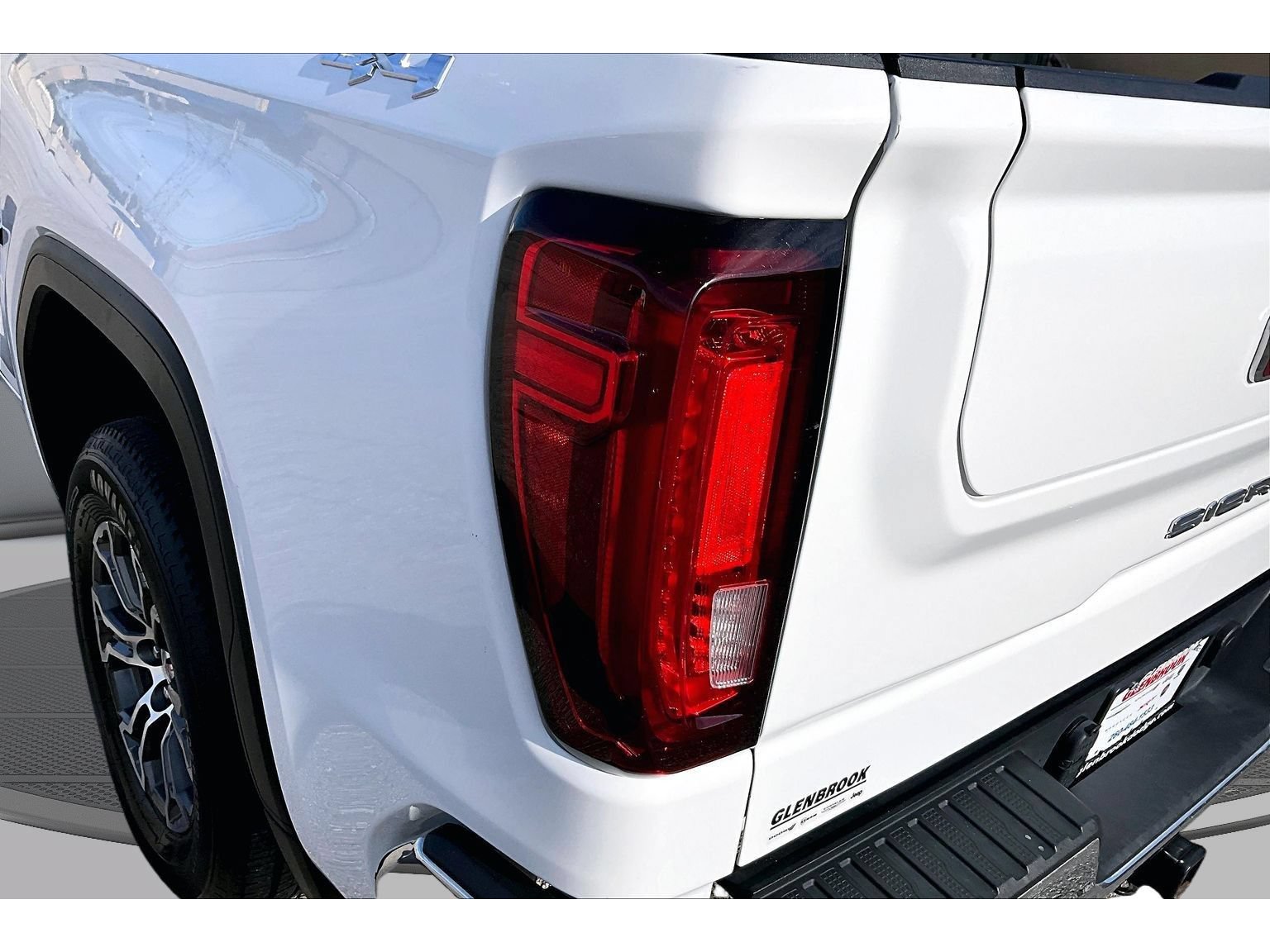 Used 2025 GMC Sierra 1500 SLT AWD/4WD image 38