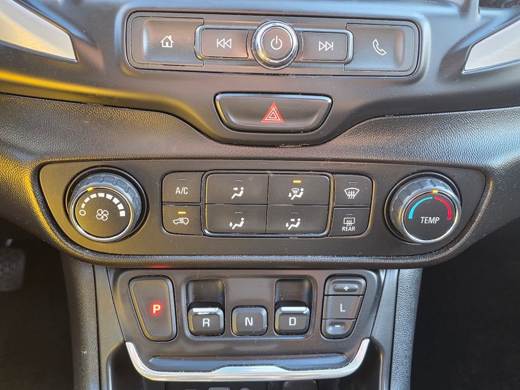 Used 2020 GMC Terrain SLE image 27