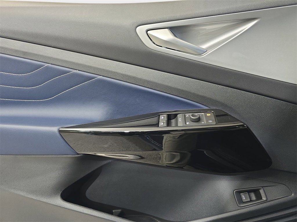 Used 2025 Volkswagen ID.4 Pro S Plus image 30