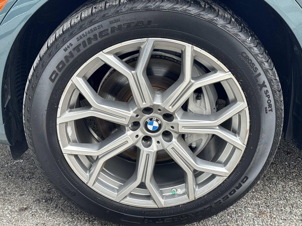 Used 2023 BMW X7 xDrive40i w/ Premium Package image 12