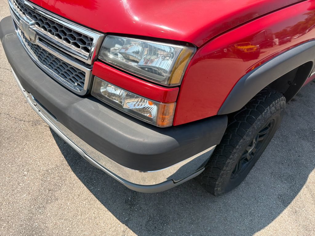 Used 2005 Chevrolet Silverado 2500 LS AWD/4WD image 40