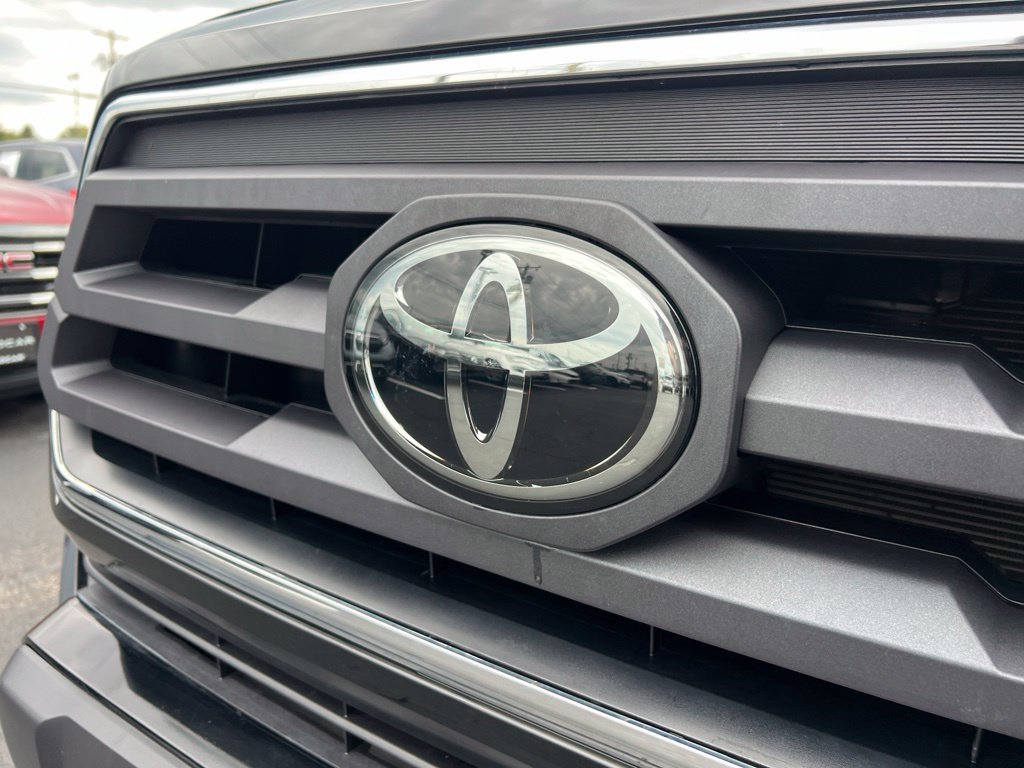 Used 2023 Toyota Tacoma SR5 AWD/4WD image 28