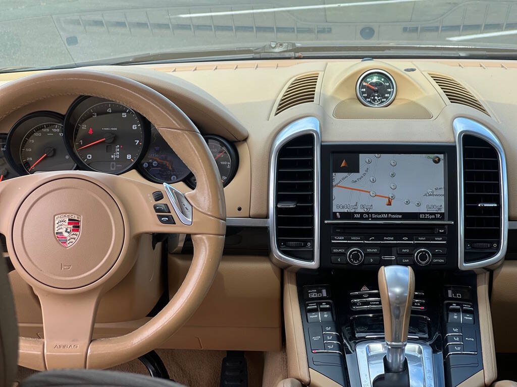 Used 2012 Porsche Cayenne AWD/4WD image 11