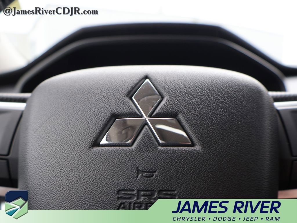 Used 2025 Mitsubishi Outlander SEL image 28